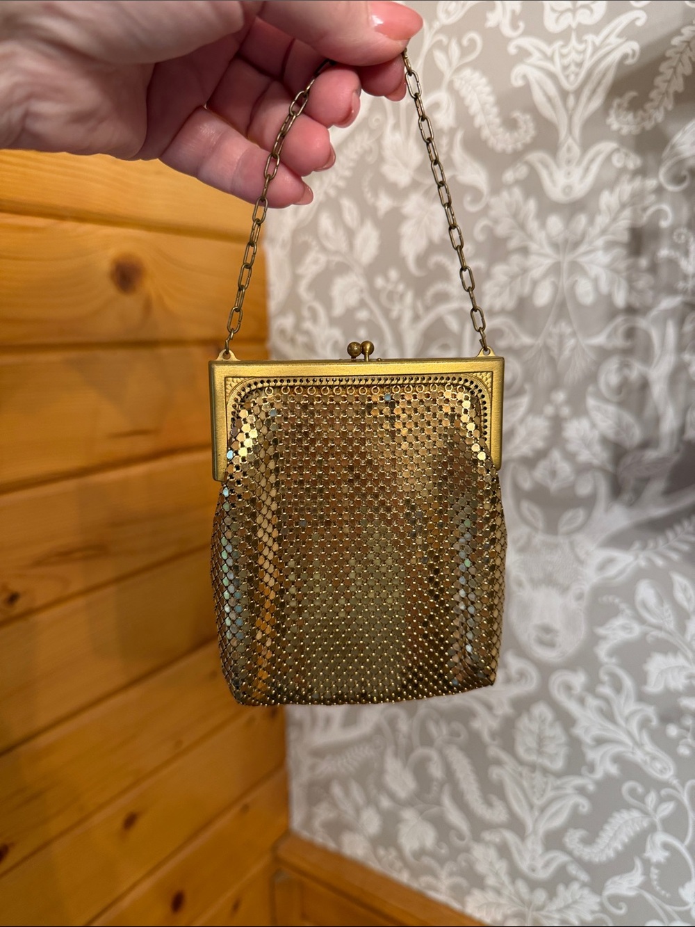Whiting & Davis Mid Century Modern Vintage Dainty Mesh Clutch Gold Tone